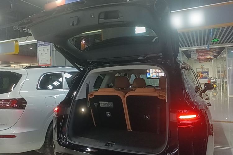 Used Leapmotor C16 2026 Extended-Range 280 LiDAR Zhizun Edition 6 Seats Trunk