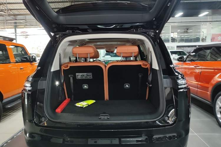 Used Leapmotor C16 2026 Extended-Range 280 LiDAR Zhizun Edition 6 Seats Trunk