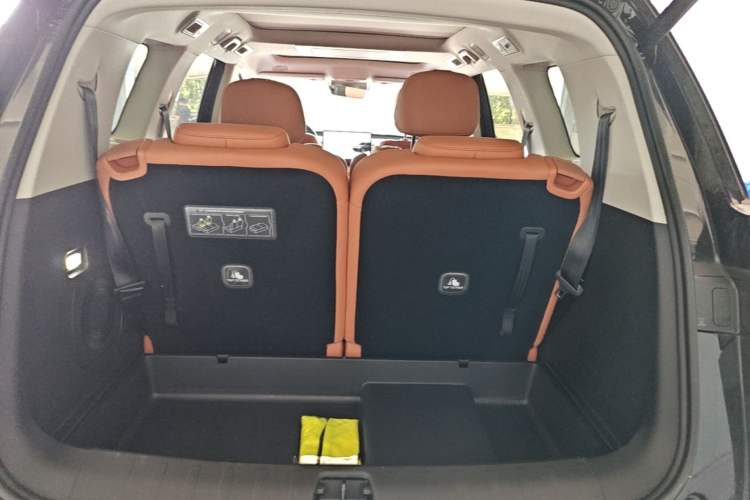 Used Leapmotor C16 2026 Extended-Range 280 LiDAR Zhizun Edition 6 Seats Trunk