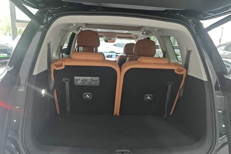 Used Leapmotor C16 2026 Extended-Range 280 LiDAR Zhizun Edition 6 Seats Trunk