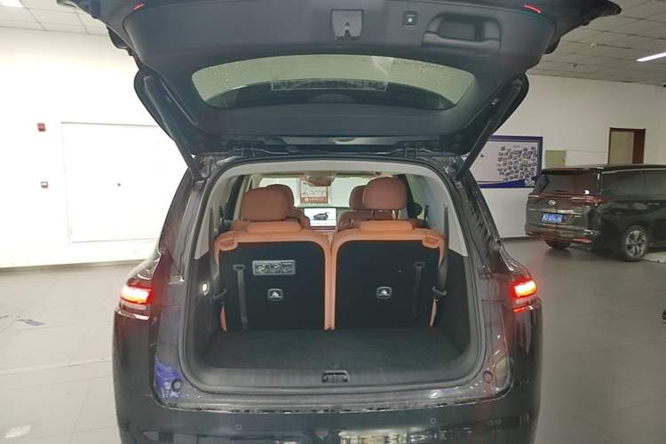 Used Leapmotor C16 2026 Extended-Range 280 LiDAR Zhizun Edition 6 Seats Trunk