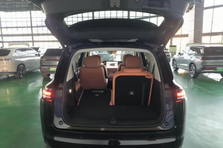 Used Leapmotor C16 2026 Extended-Range 280 LiDAR Zhizun Edition 6 Seats Trunk