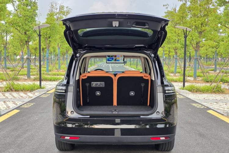 Used Leapmotor C16 2026 Extended-Range 280 LiDAR Zhizun Edition 6 Seats Trunk