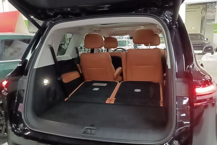 Used Leapmotor C16 2026 Extended-Range 280 LiDAR Zhizun Edition 6 Seats Trunk