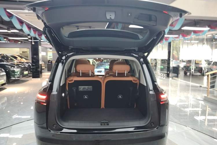 Used Leapmotor C16 2026 Extended-Range 280 LiDAR Zhizun Edition 6 Seats Trunk