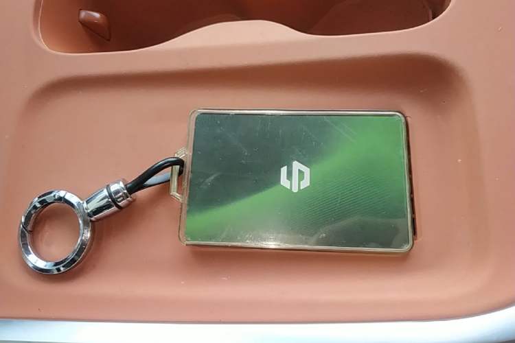 Used Leapmotor C16 2026 All-Electric 630 LiDAR Zhizun Edition 6 Seats Vehicle Key