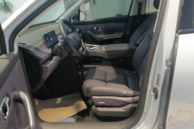Used Leapmotor C16 2026 Extended-Range 280 LiDAR Version 6 Seats Left Front Seat