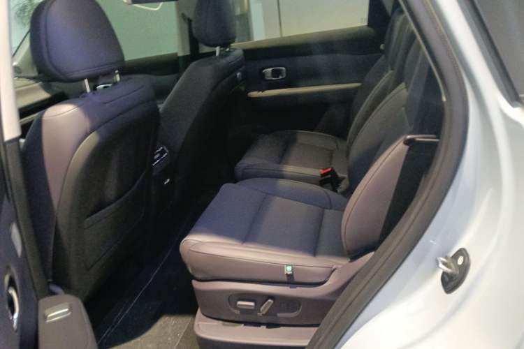Used Leapmotor C16 2026 Extended-Range 280 LiDAR Version 6 Seats Left Rear Seat
