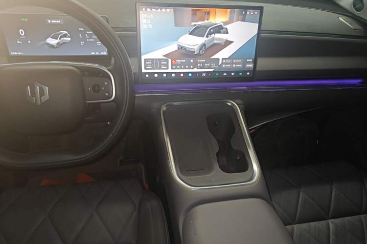 Used Leapmotor C16 2026 Pure Electric 630 LiDAR Zhizun Edition 5 Seats Audio And AC Panel