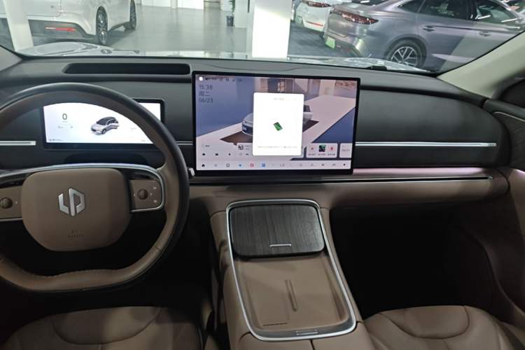 Used Leapmotor C16 2026 All-Electric 630 LiDAR Zhizun Edition 6 Seats Audio And AC Panel