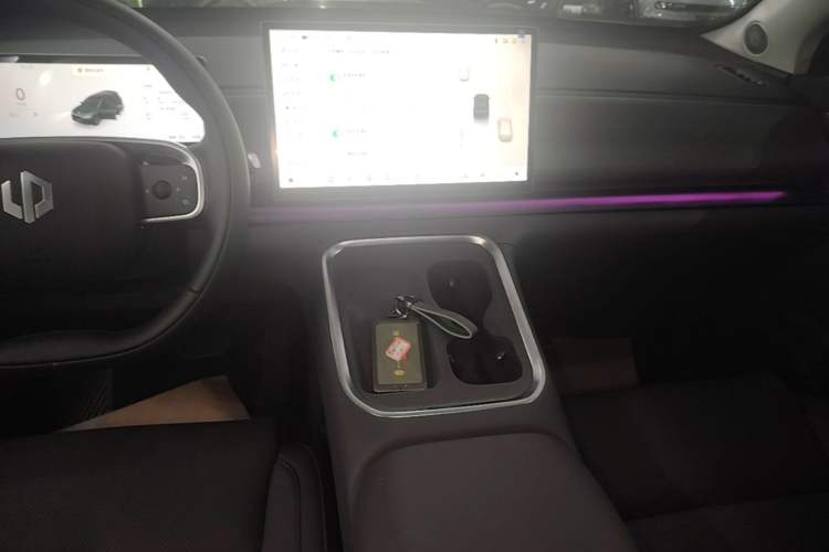 Used Leapmotor C16 2026 All-Electric 630 LiDAR Zhizun Edition 6 Seats Audio And AC Panel