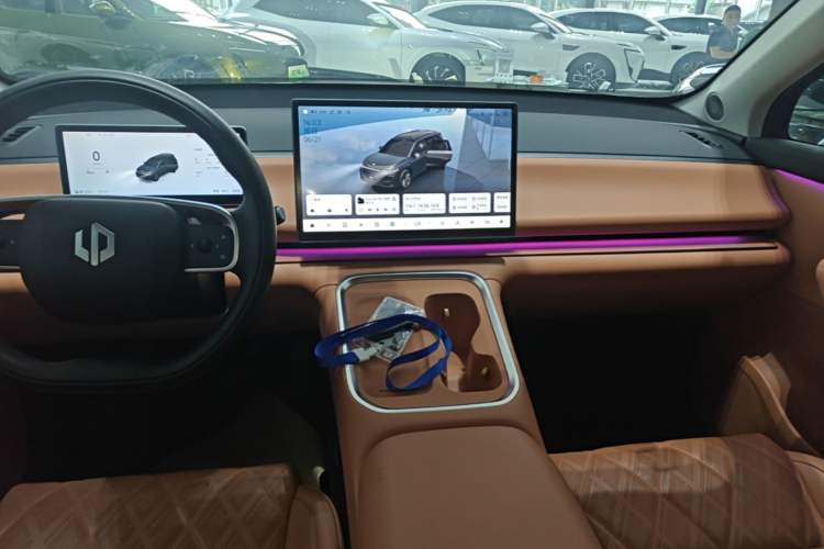 Used Leapmotor C16 2026 Pure Electric 630 LiDAR Zhizun Edition 5 Seats Audio And AC Panel