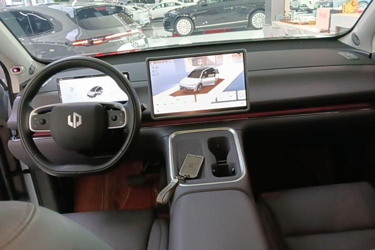 Used Leapmotor C16 2026 Extended-Range 280 LiDAR Zhizun Edition 6 Seats Center Console