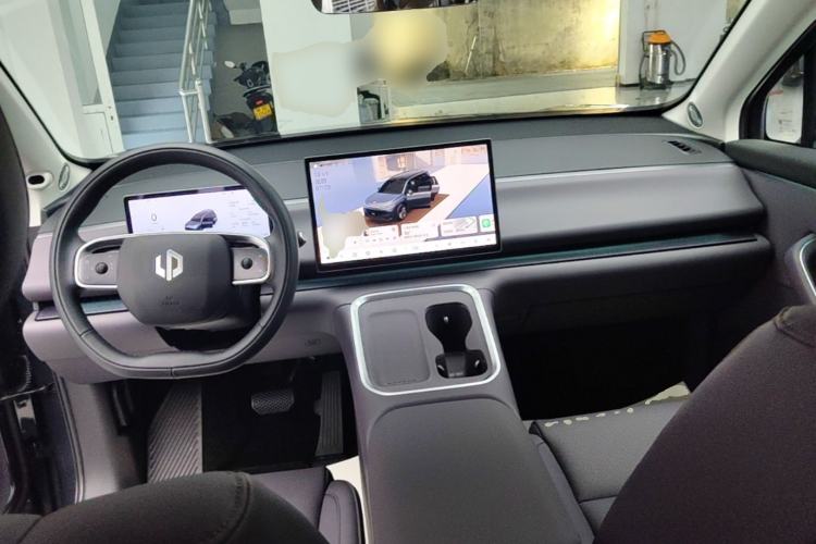 Used Leapmotor C16 2026 Extended-Range 280 LiDAR Zhizun Edition 6 Seats Center Console