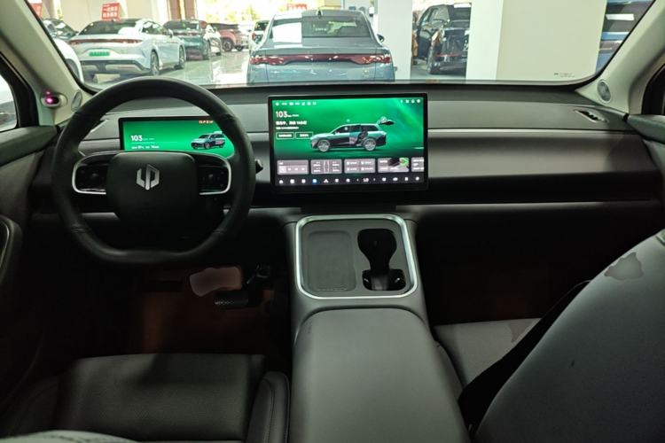 Used Leapmotor C16 2026 Extended-Range 280 LiDAR Zhizun Edition 6 Seats Center Console