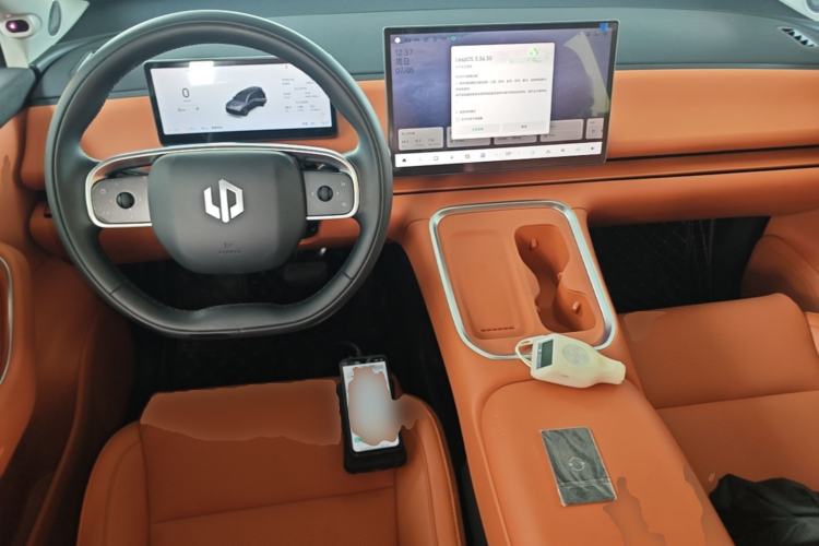 Used Leapmotor C16 2026 Extended-Range 280 LiDAR Version 6 Seats Center Console