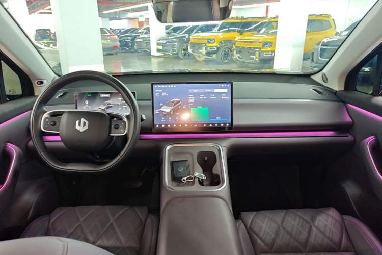 Used Leapmotor C16 2026 Extended-Range 280 LiDAR Zhizun Edition 5 Seats Center Console