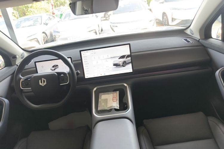 Used Leapmotor C16 2026 Extended-Range 280 LiDAR Version 6 Seats Center Console