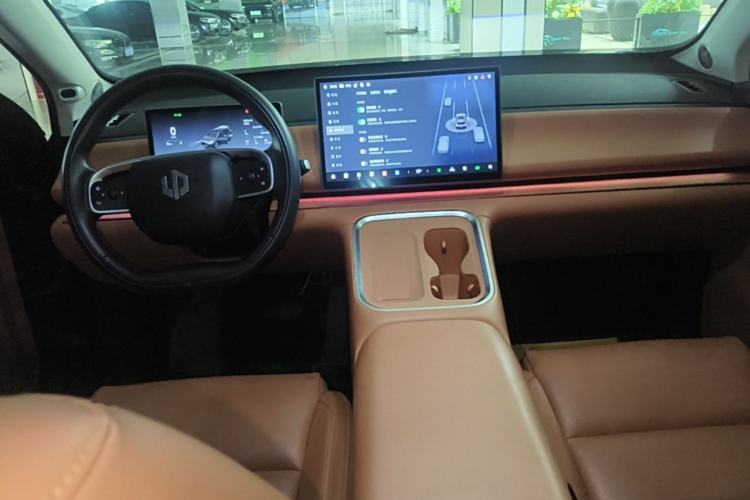 Used Leapmotor C16 2026 Extended-Range 280 LiDAR Zhizun Edition 6 Seats Center Console