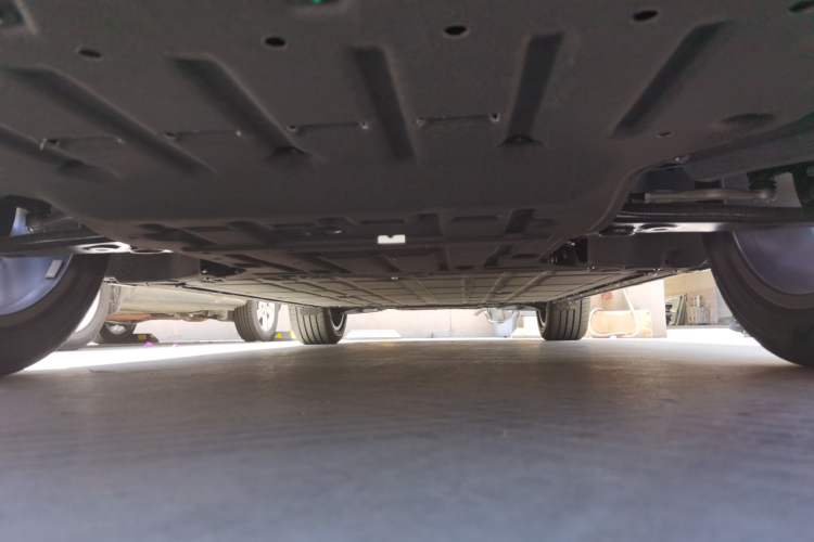 Used Leapmotor C16 2026 All-Electric 580 Prestige 6-Seater Chassis Front