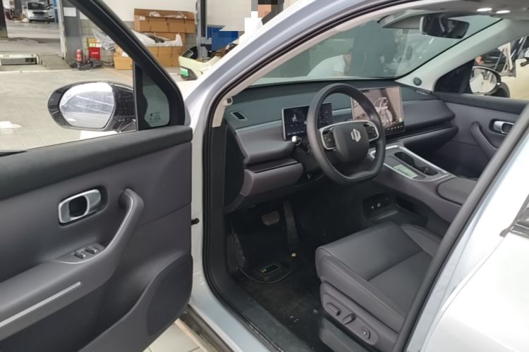 Used Leapmotor C16 2026 Extended-Range 280 LiDAR Zhizun Edition 6 Seats Driver Seat