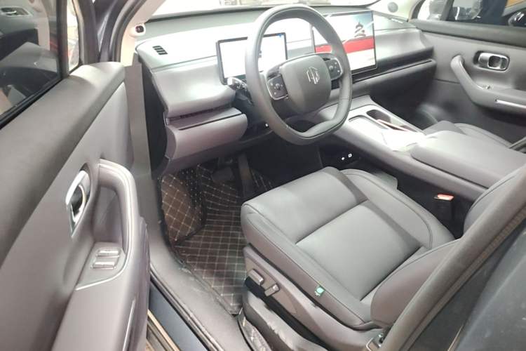 Used Leapmotor C16 2026 All-Electric 580 Prestige 6-Seater Driver Seat