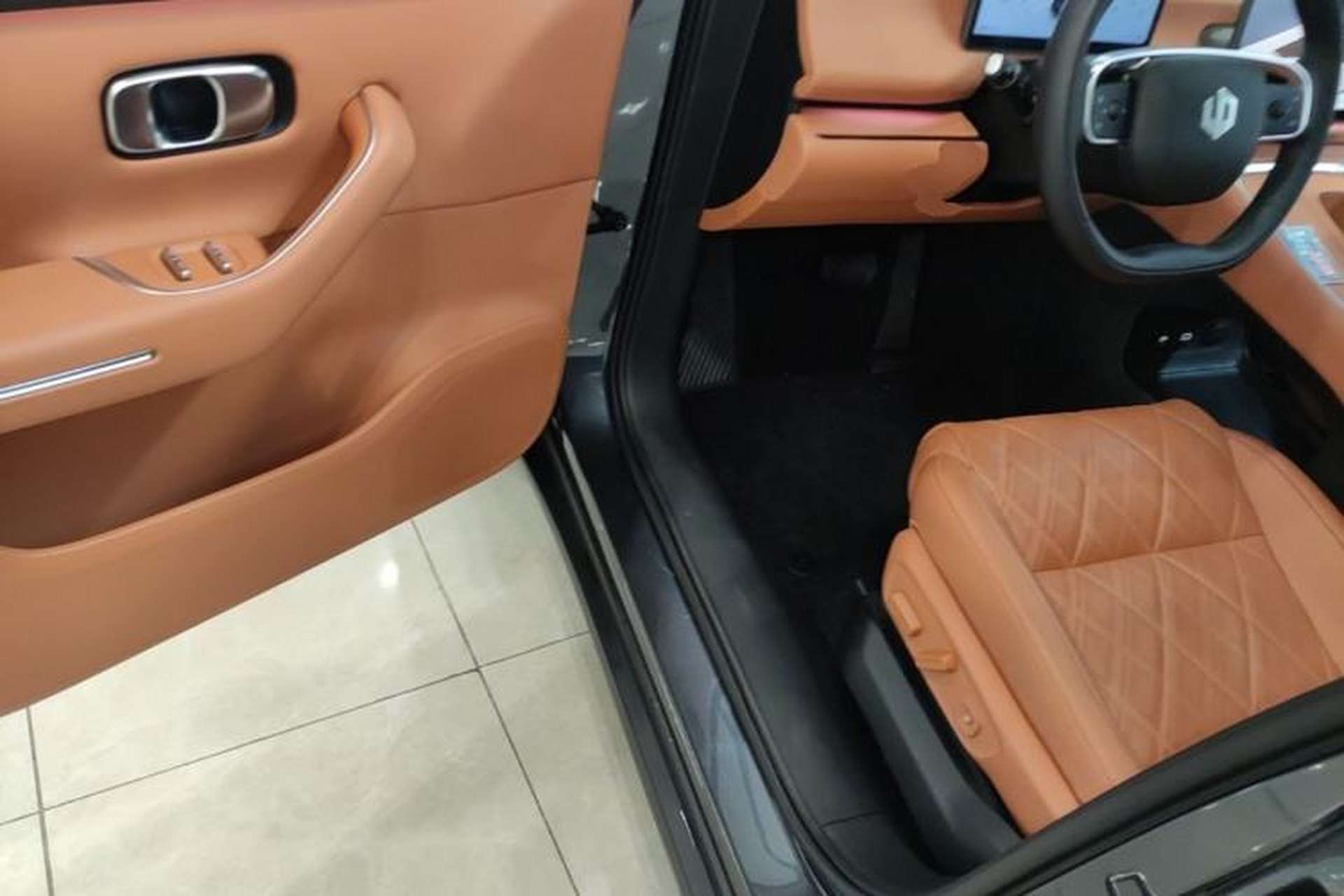 Used Leapmotor C16 2026 Pure Electric 630 LiDAR Zhizun Edition 5 Seats Driver Seat