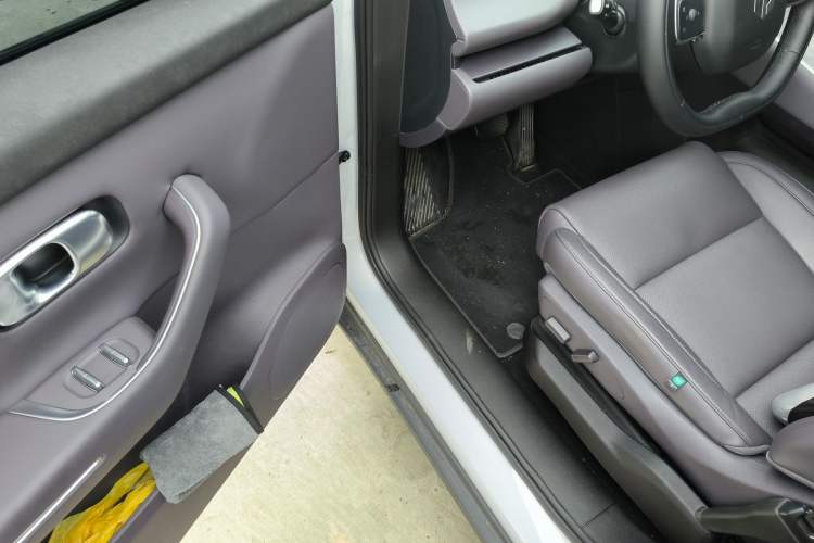Used Leapmotor C16 2026 All-Electric 630 LiDAR Version 6-Seater Driver Seat