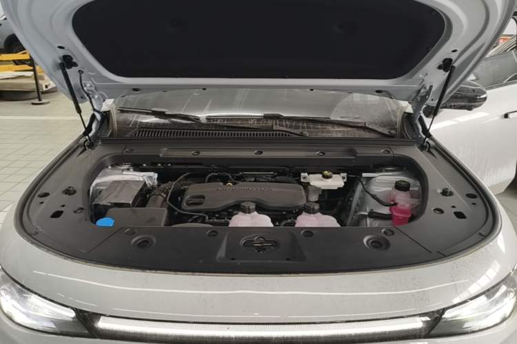 Used Leapmotor C16 2026 Extended-Range 280 LiDAR Zhizun Edition 6 Seats Engine Bay