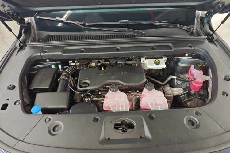 Used Leapmotor C16 2026 Extended-Range 280 LiDAR Zhizun Edition 5 Seats Engine Bay