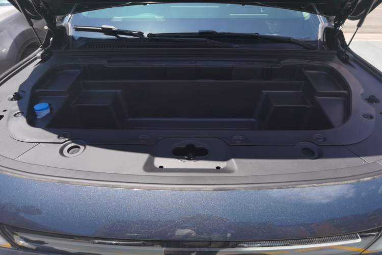 Used Leapmotor C16 2026 All-Electric 580 Prestige 6-Seater Engine Bay