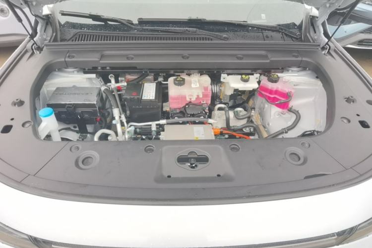 Used Leapmotor C16 2026 Pure Electric 630 LiDAR Zhizun Edition 5 Seats Engine Bay