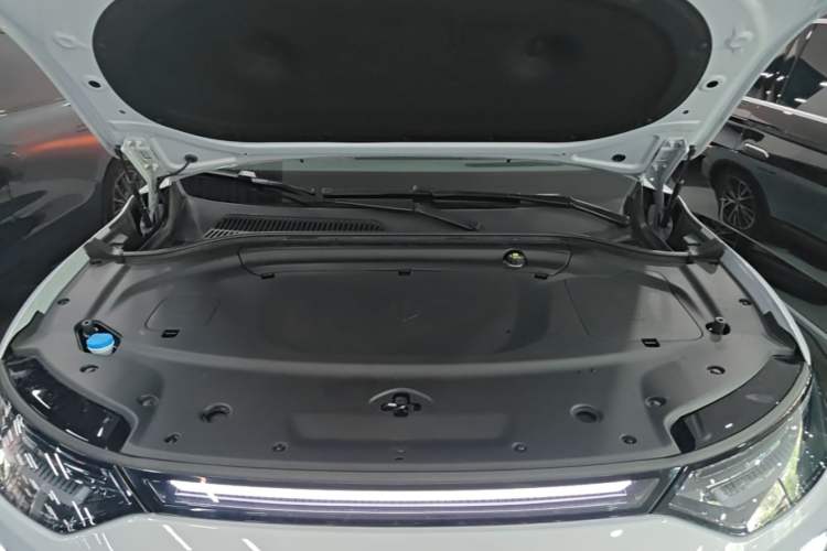 Used Leapmotor C16 2026 All-Electric 630 LiDAR Zhizun Edition 6 Seats Engine Bay