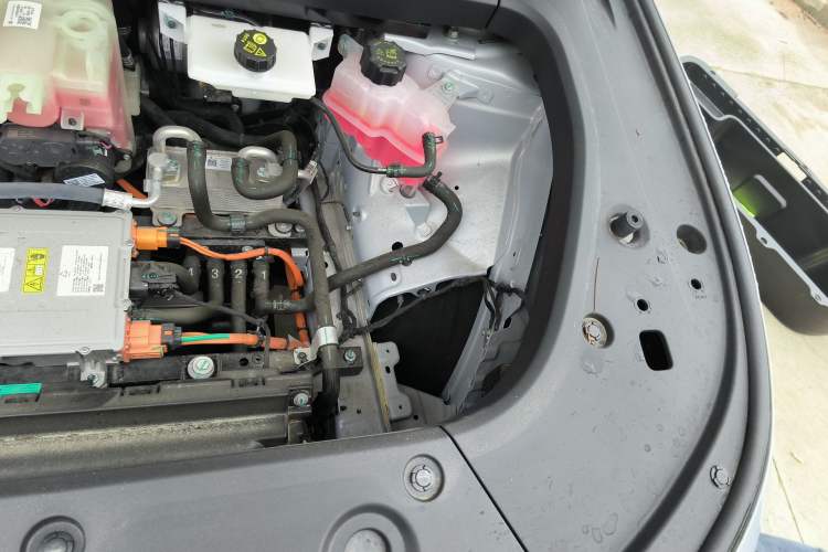Used Leapmotor C16 2026 All-Electric 630 LiDAR Version 6-Seater Engine Bay Left