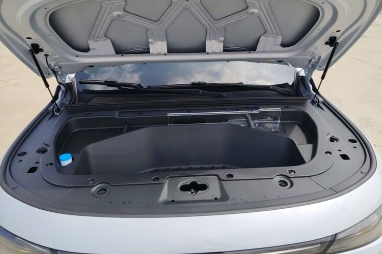 Used Leapmotor C16 2026 All-Electric 630 LiDAR Zhizun Edition 6 Seats Engine Bay