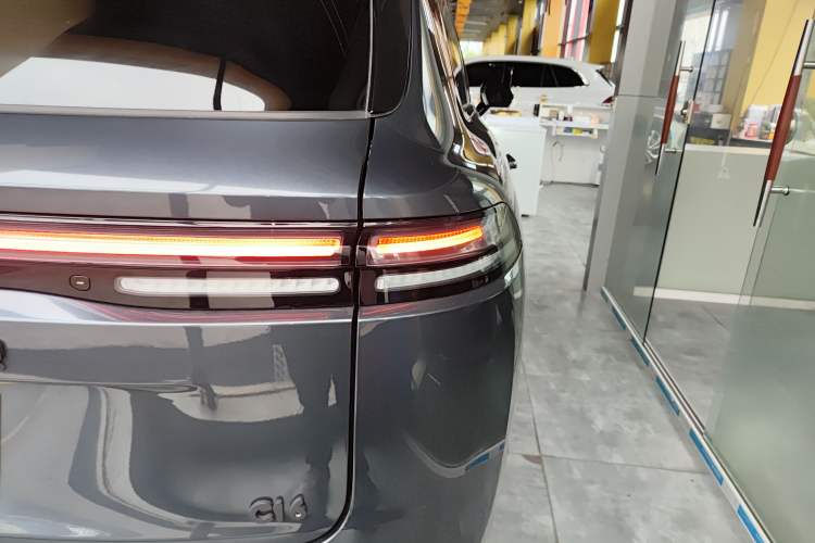 Used Leapmotor C16 2026 Extended-Range 280 LiDAR Zhizun Edition 6 Seats Exterior 3