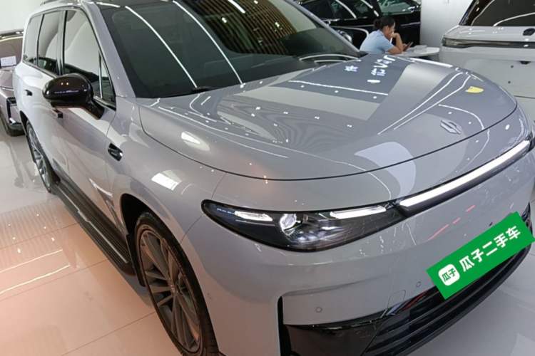 Used Leapmotor C16 2026 Extended-Range 280 LiDAR Zhizun Edition 6 Seats Front Right 45 Deg