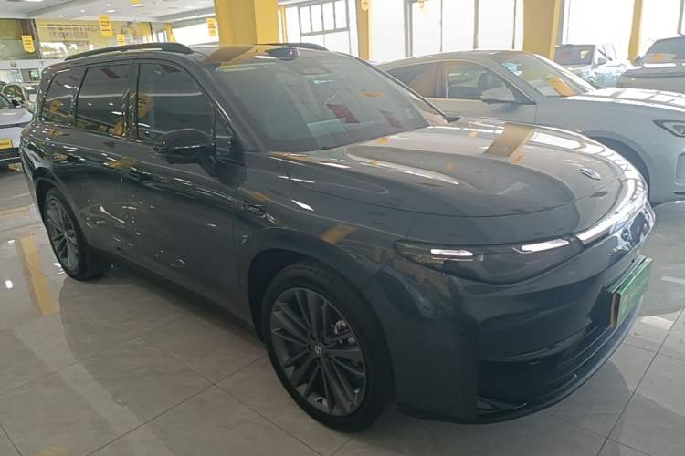 Used Leapmotor C16 2026 Pure Electric 630 LiDAR Zhizun Edition 5 Seats Front Right 45 Deg