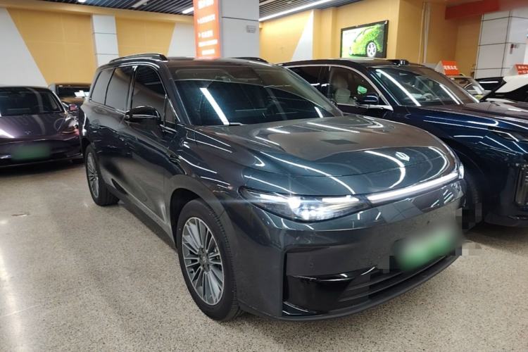 Used Leapmotor C16 2026 All-Electric 580 Prestige 6-Seater Front Right 45 Deg