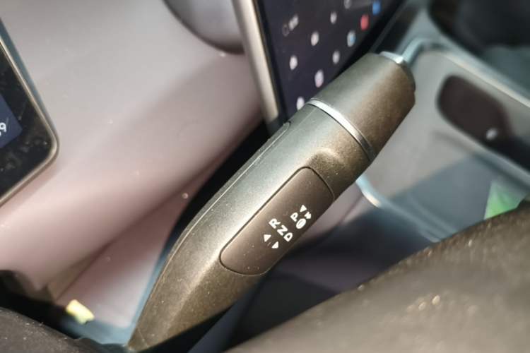 Used Leapmotor C16 2026 Extended-Range 280 LiDAR Zhizun Edition 6 Seats Gear Lever