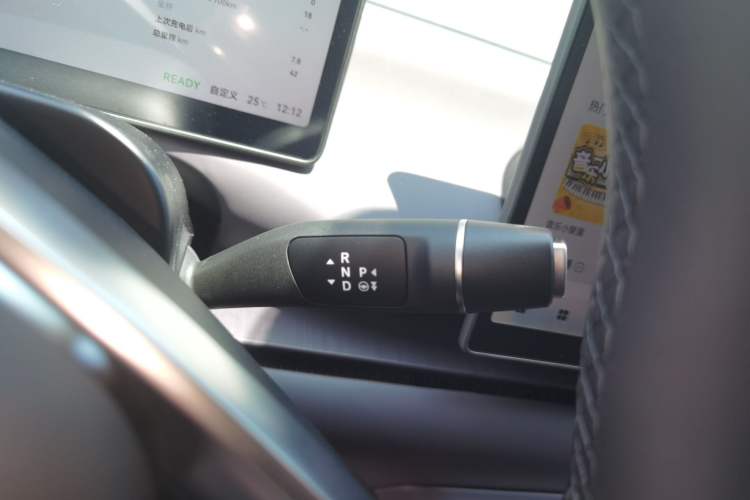Used Leapmotor C16 2026 All-Electric 580 Prestige 6-Seater Gear Lever
