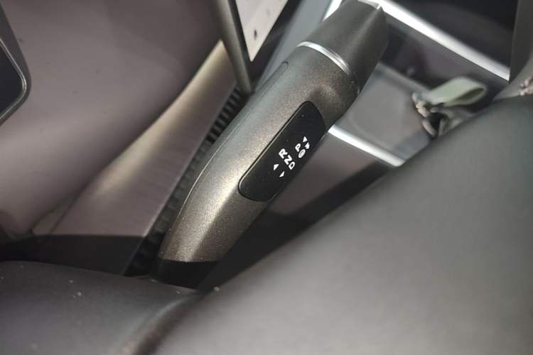 Used Leapmotor C16 2026 All-Electric 630 LiDAR Zhizun Edition 6 Seats Gear Lever