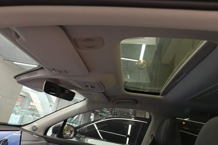 Used Leapmotor C16 2026 Extended-Range 280 LiDAR Zhizun Edition 6 Seats Headliner