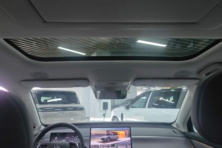 Used Leapmotor C16 2026 All-Electric 630 LiDAR Zhizun Edition 6 Seats Headliner