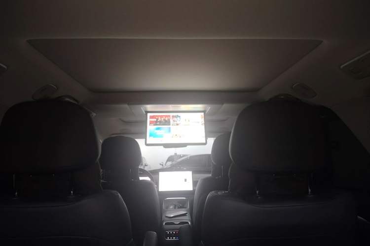 Used Leapmotor C16 2026 All-Electric 630 LiDAR Zhizun Edition 6 Seats Headliner