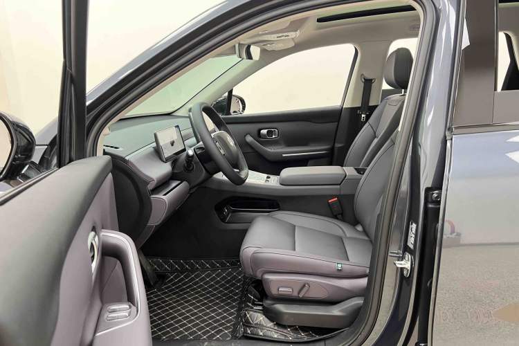 Used Leapmotor C16 2026 All-Electric 580 Prestige 6-Seater Interior 4