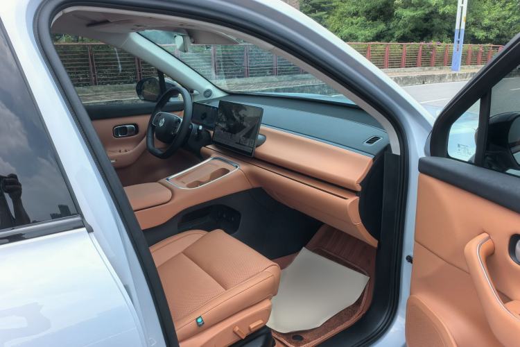 Used Leapmotor C16 2026 Extended-Range 280 LiDAR Version 6 Seats Interior 9