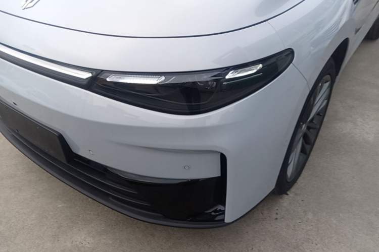 Used Leapmotor C16 2026 Pure Electric 630 LiDAR Zhizun Edition 5 Seats Left Front Headlight