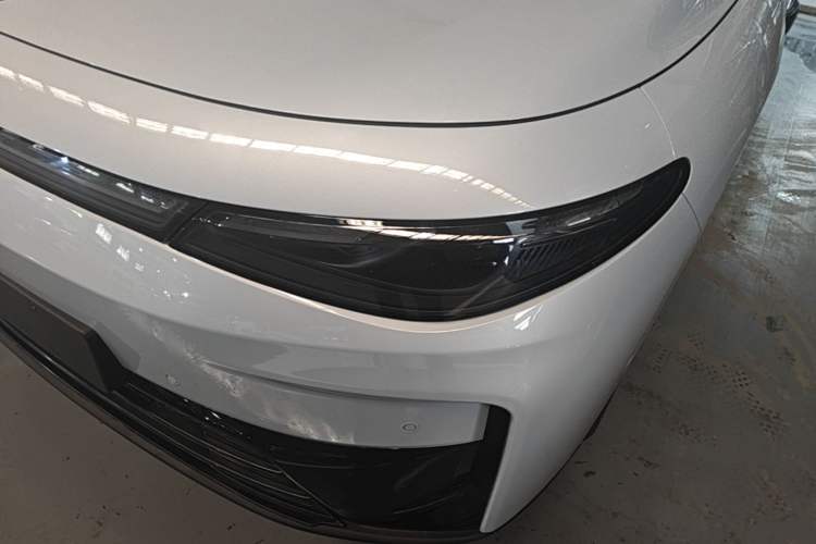 Used Leapmotor C16 2026 Pure Electric 630 LiDAR Zhizun Edition 5 Seats Left Front Headlight