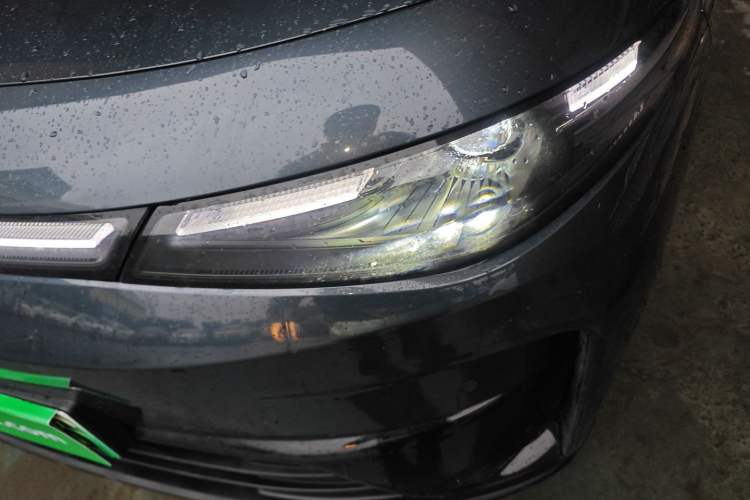 Used Leapmotor C16 2026 Extended-Range 280 LiDAR Version 6 Seats Left Front Headlight